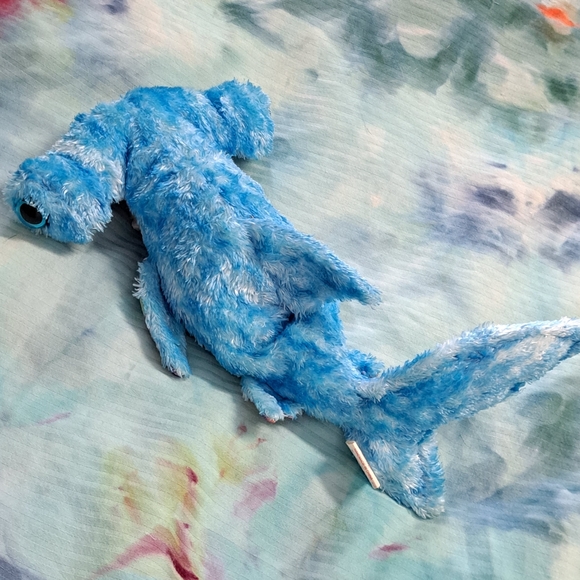 SLEDGE 2002 Hammerhead Shark Ty Beanie Baby - Picture 1 of 5